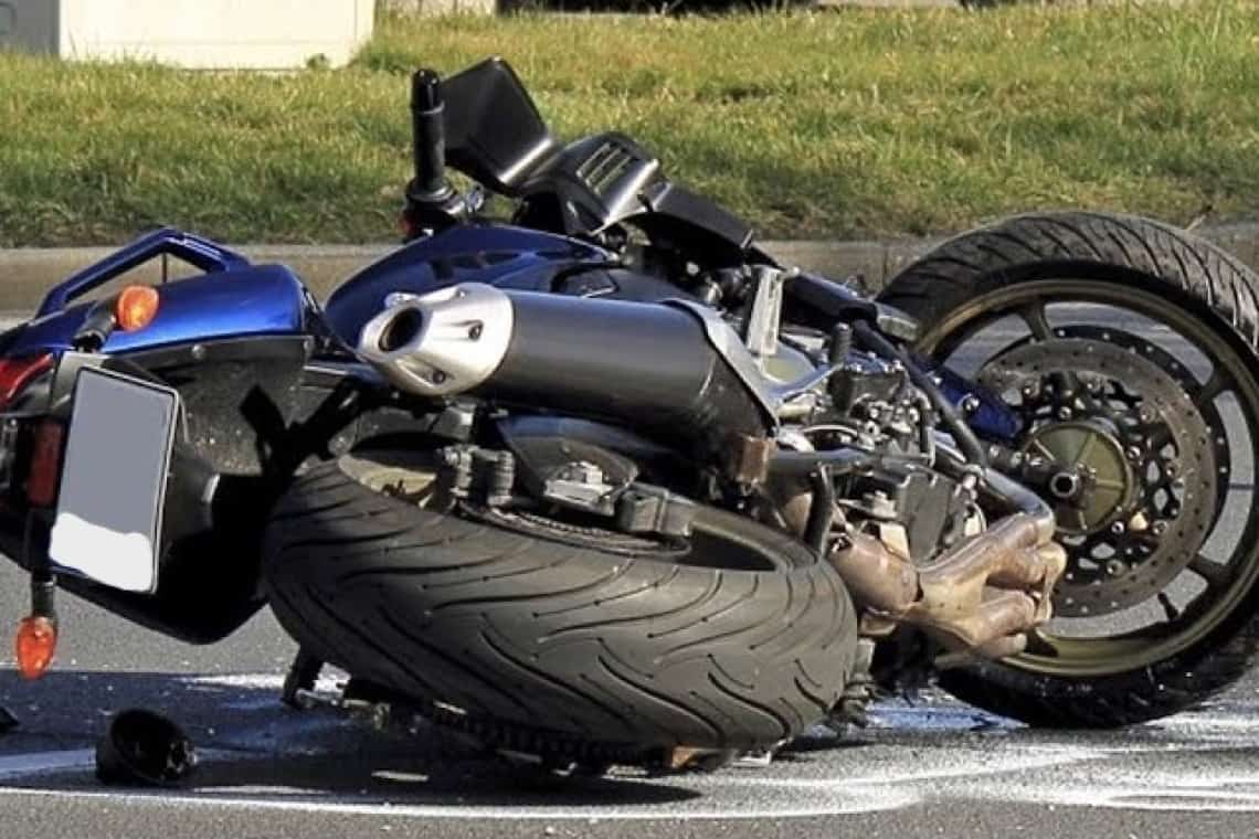 Un motociclist a fost rănit, sâmbătă după-amiază, într-un accident rutier produs în stațiunea Cheia