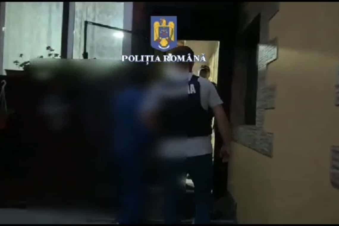 Percheziții în Prahova și în Dâmbovița, la hoți de granule metalice