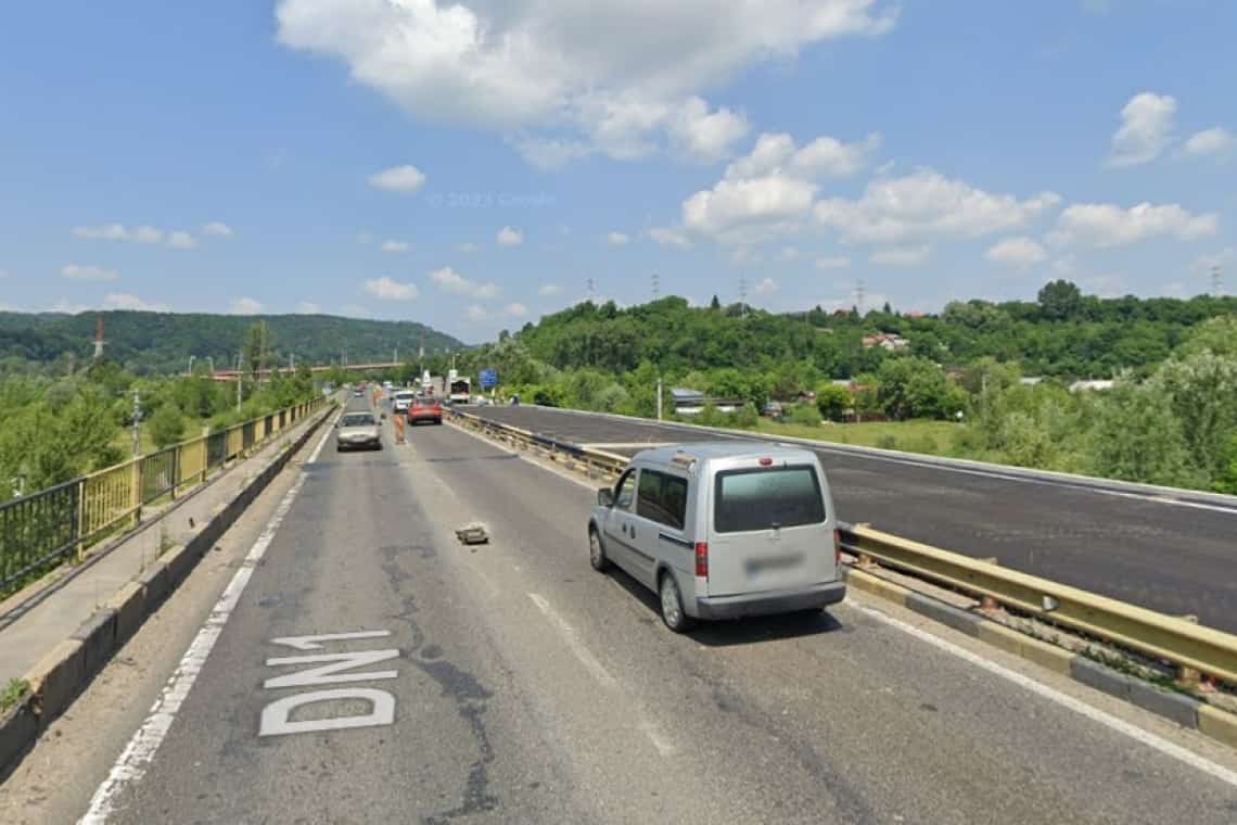 Restricții de circulație pe DN1, la Bănești, pentru reabilitarea podului peste râul Doftana