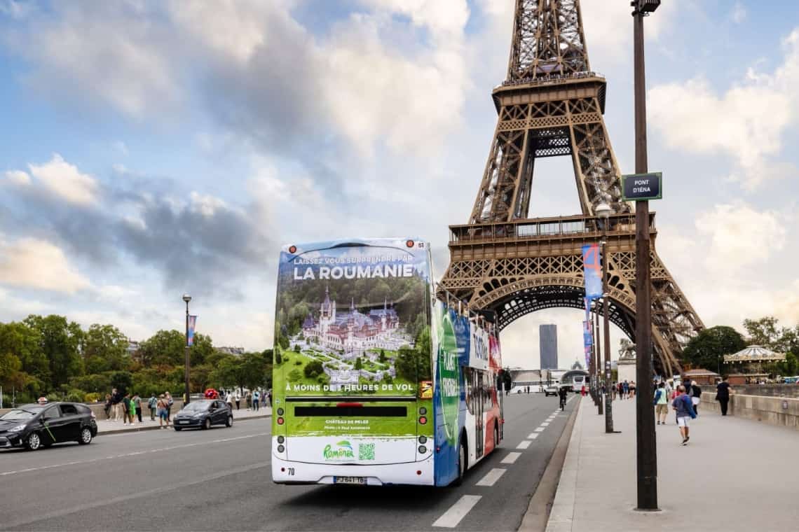 Castelul Peleș - pe autobuzele din Paris! O campanie derulată de ministerul condus de prahoveanul Radu Oprea