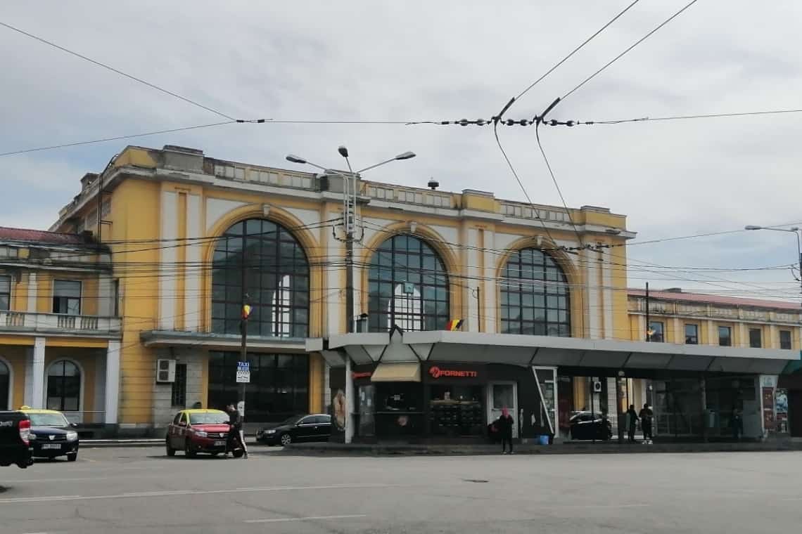 Agent de securitate la Gara de Sud din Ploiești, condamnat pentru purtare abuzivă, după ce a agresat verbal și fizic un bărbat și o femeie în incinta stației CFR