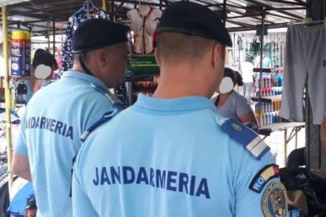 Ploiești/ Memory stick-uri cu muzică piratată, găsite de jandarmi în Obor, după o sesizare telefonică