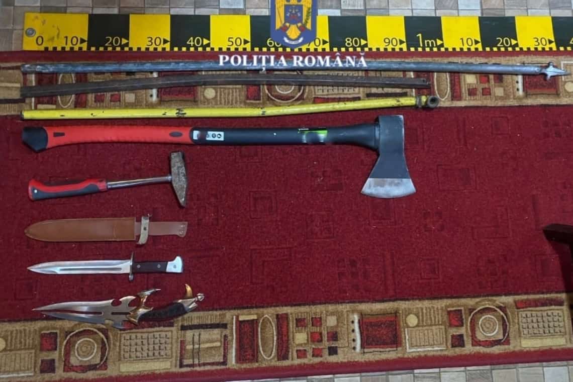 Ce au găsit polițiștii la perchezițiile de marți dimineață, din Ploiești, Păulești și Târgșoru Vechi (video IPJ Prahova)