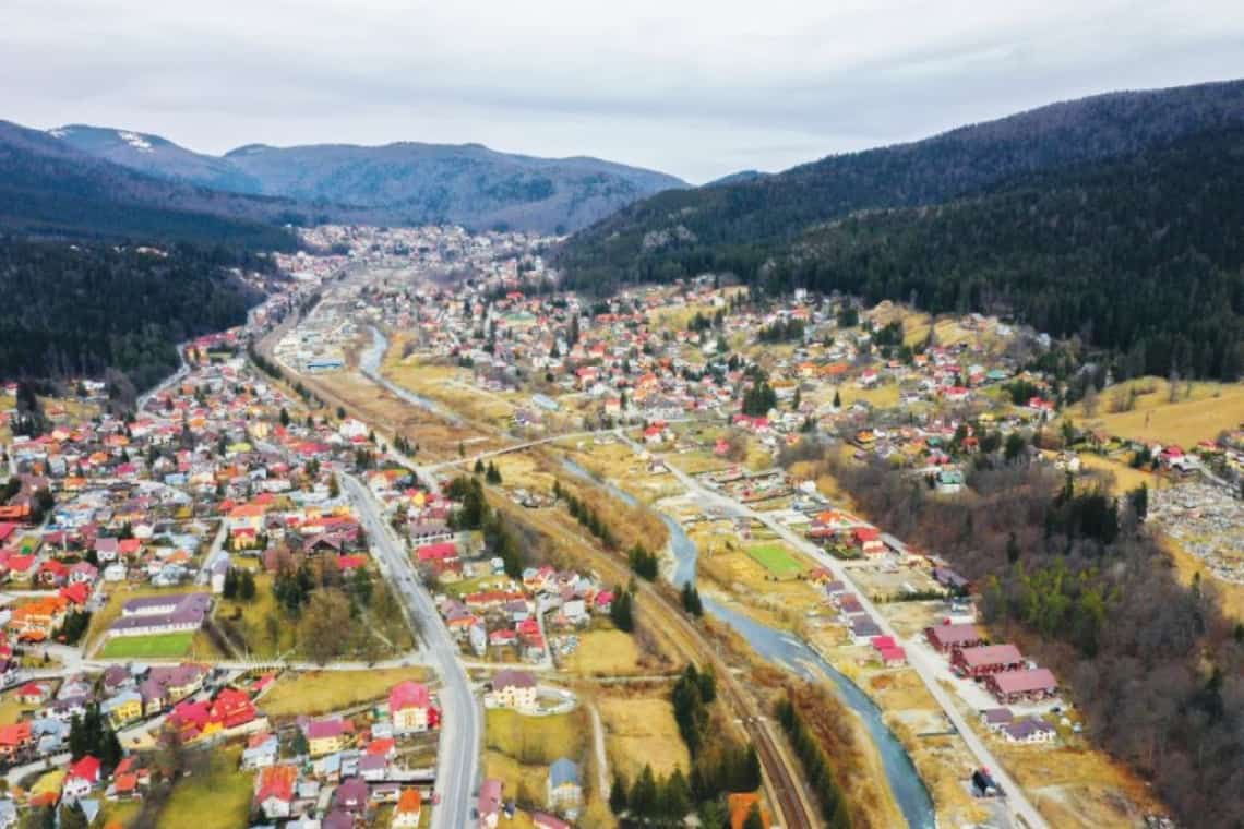 44 de terenuri proprietate privată din Comarnic, pe lista exproprierilor pentru o lucrare de infrastructură rutieră