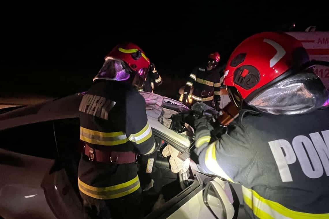 Cum s-a produs accidentul în care au fost implicate o căruță și două autoturisme, în comuna Bănești, la miezul nopții trecute