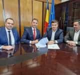 Canalizare în satul Loloiasca din Tomșani, cu fonduri prin Programul ”Anghel Saligny”. Primarul Mihai Florin Pelin (PSD) a semnat contractul de finanțare