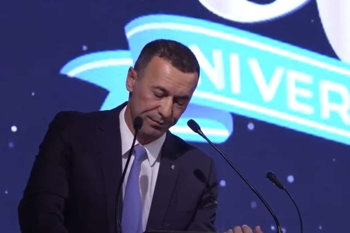 Cum alege liberalul Iulian Dumitrescu să se promoveze în an preelectoral pe seama clubului Petrolul Ploiești! Ce reacții a stârnit în rândul suporterilor