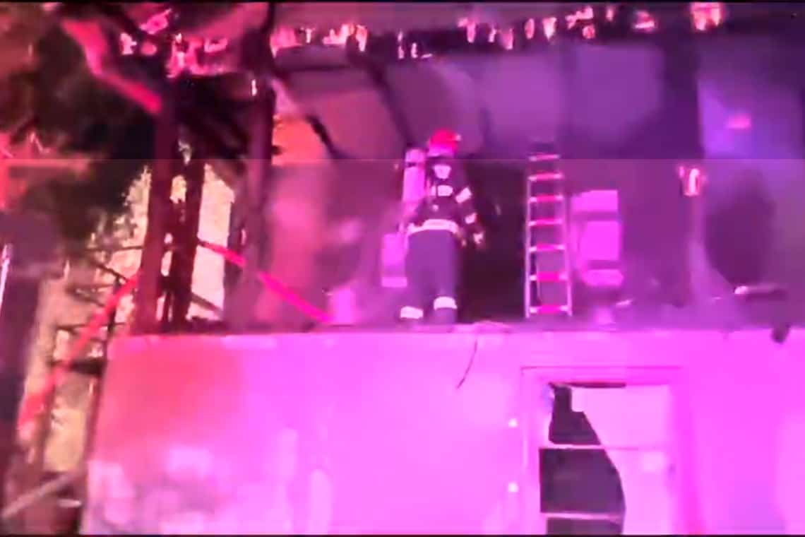 O casă din Drajna de Sus a fost mistuită de flăcări, noaptea trecută