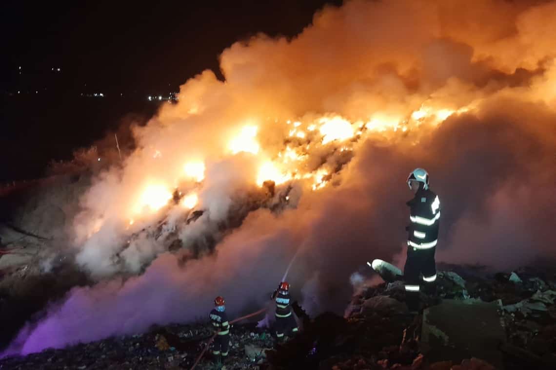 Incendiu la rampa de gunoi din Boldești-Scăeni