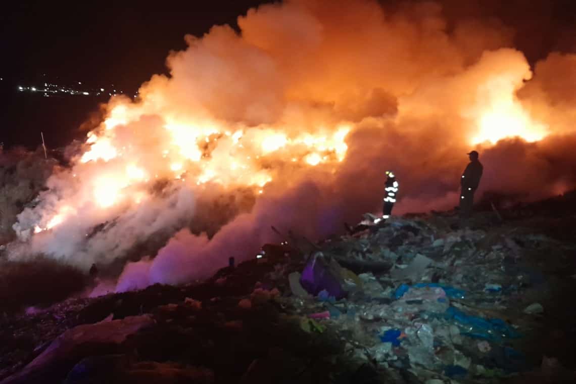 ISU Prahova a emis mesaj RO-Alert privind incendiul de la groapa de gunoi din Boldești-Scăeni