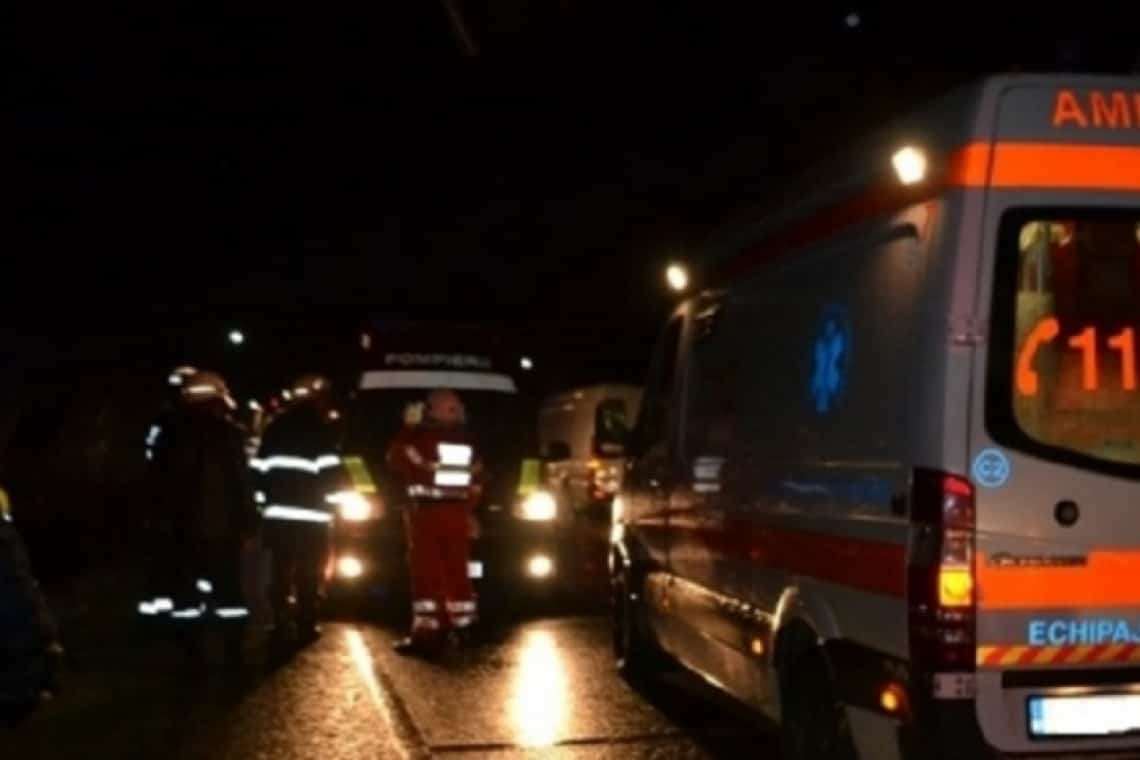 Un TIR s-a răsturnat, noaptea trecută, pe DN 1, în orașul Bușteni