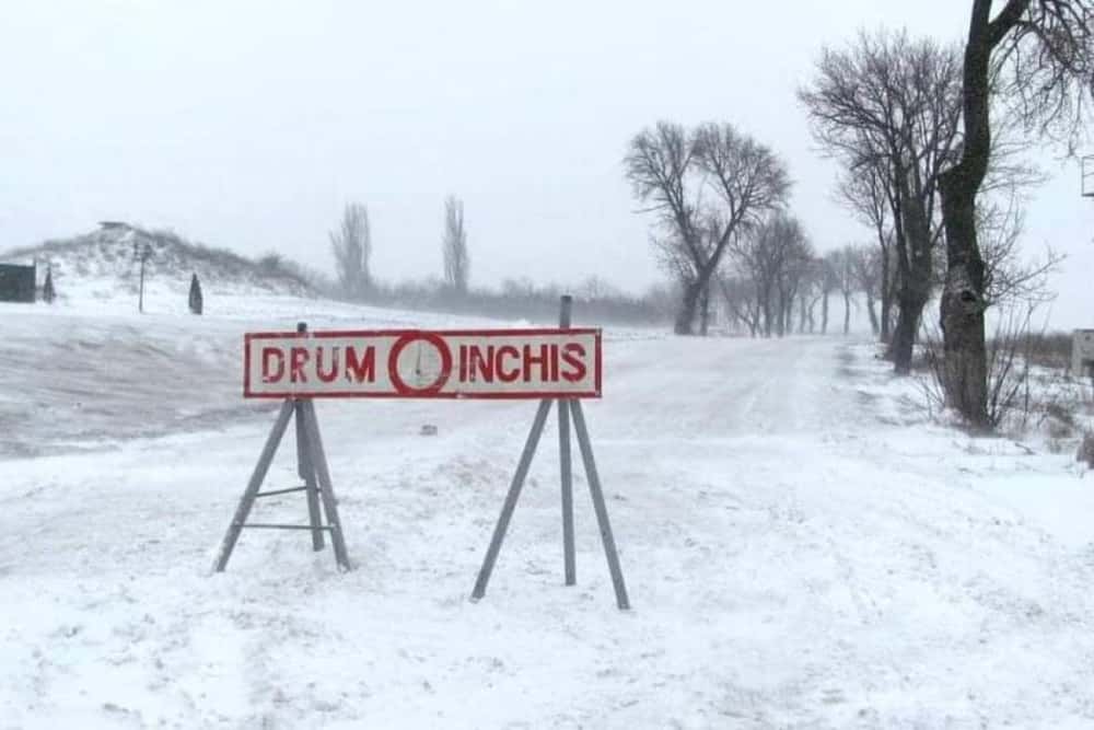 Drumuri naționale cu circulația închisă din cauza viscolului
