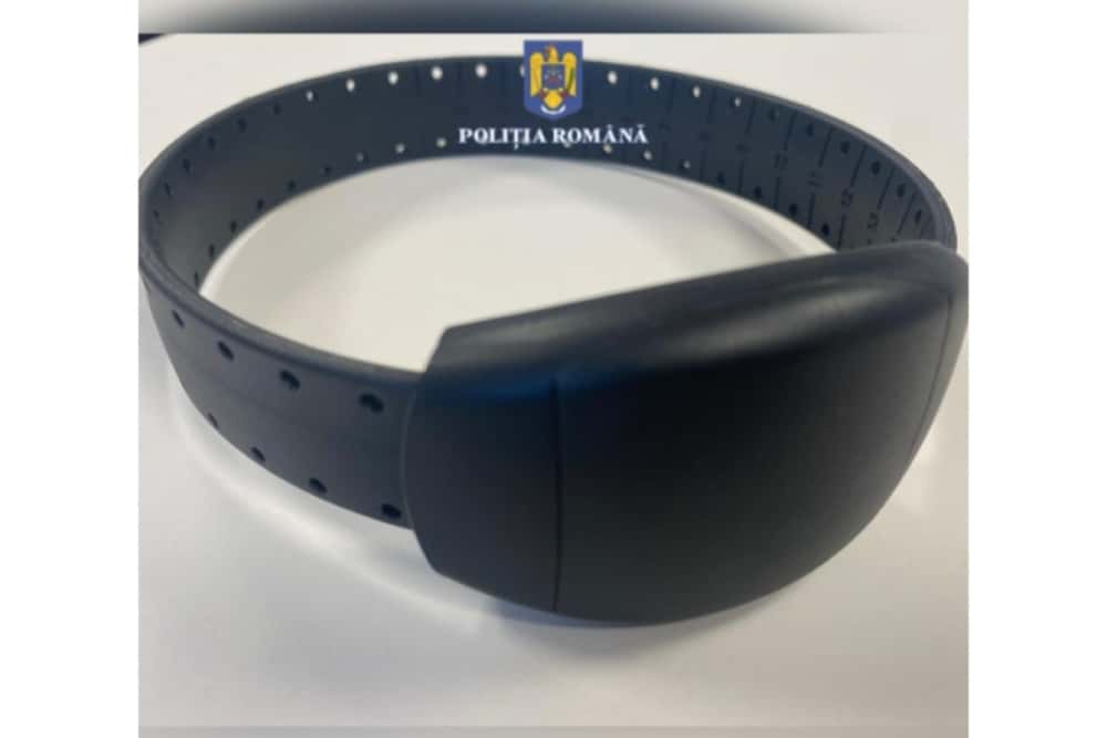 Un bărbat din comuna Șirna, primul prahovean ”beneficiar” de brățară electronică de monitorizare. Împotriva lui s-a emis ordin de protecție, după ce și-a bătut părinții