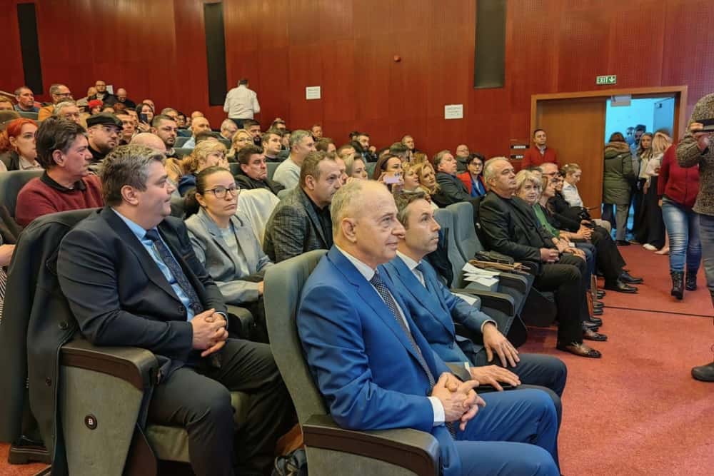 Mircea Geoană, primit la Ploiești de o sală plină de tineri. Va fi oare actualul secretar general adjunct al NATO viitorul președinte al României?