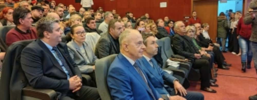 Mircea Geoană, primit la Ploiești de o sală plină de tineri. Va fi oare actualul secretar general adjunct al NATO viitorul președinte al României?