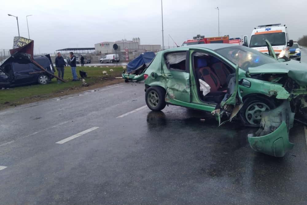 IPJ Prahova/ În accidentul produs pe DN1 A, în Târgșoru Vechi, au fost implicate două autoturisme conduse de șoferi de 43, respectiv 80 de ani