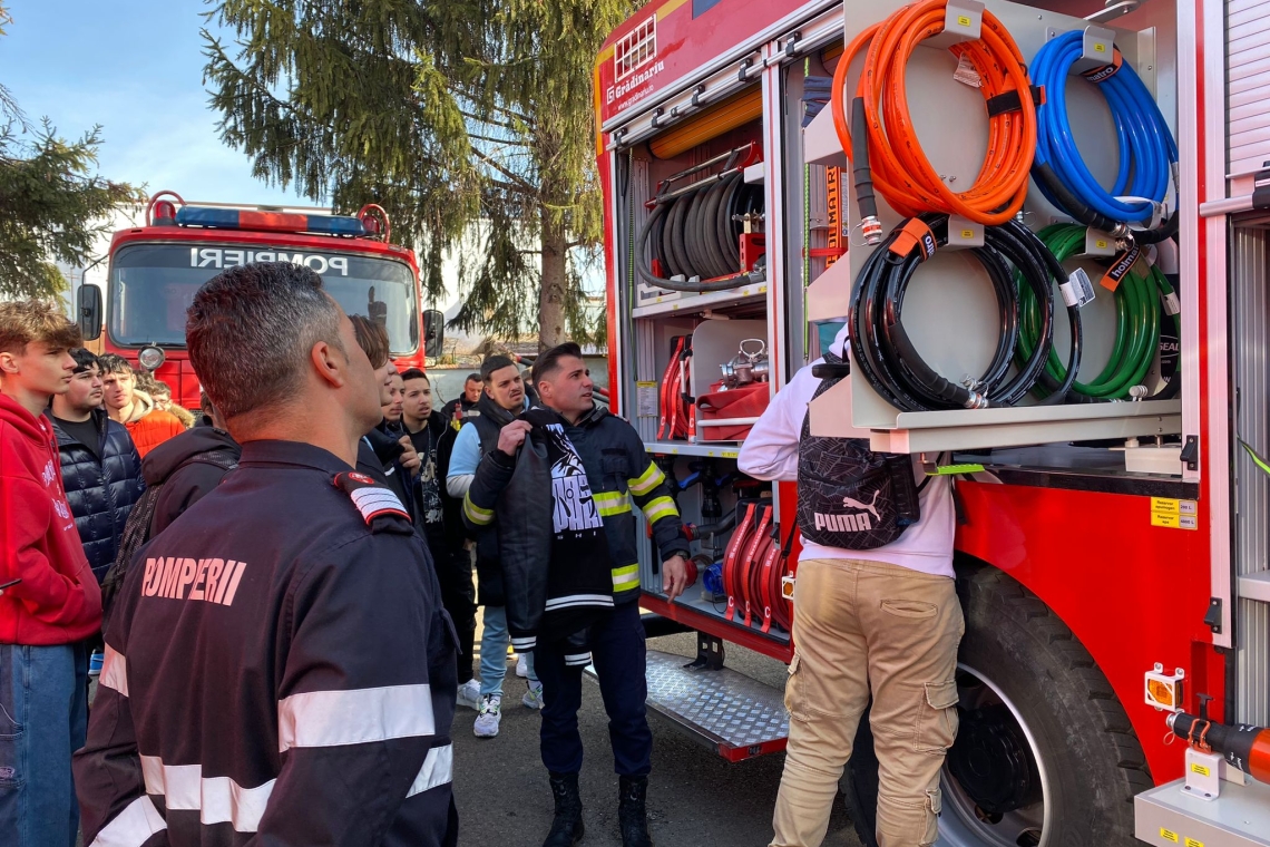 Peste 5.000 de elevi și cadre didactice au luat parte la acțiunile din primele două zile ale Săptămânii Protecției Civile, exerciții organizate de ISU Prahova