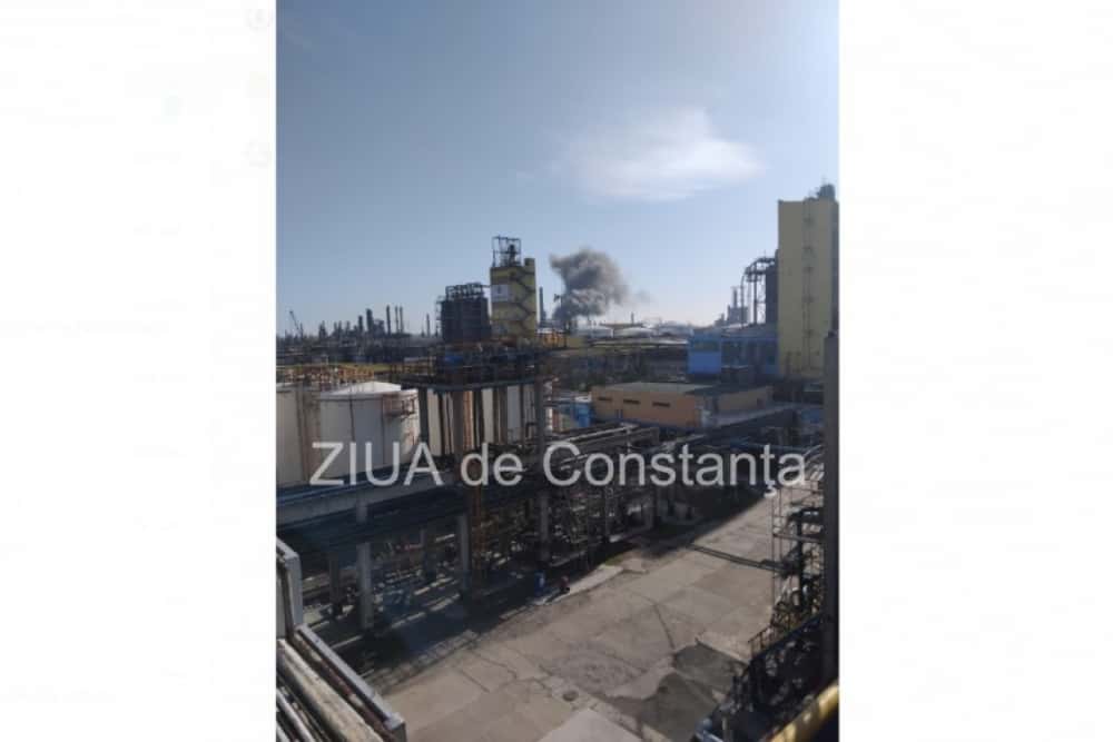 Explozie la rafinăria Petromidia. A fost activat codul roșu de intervenție