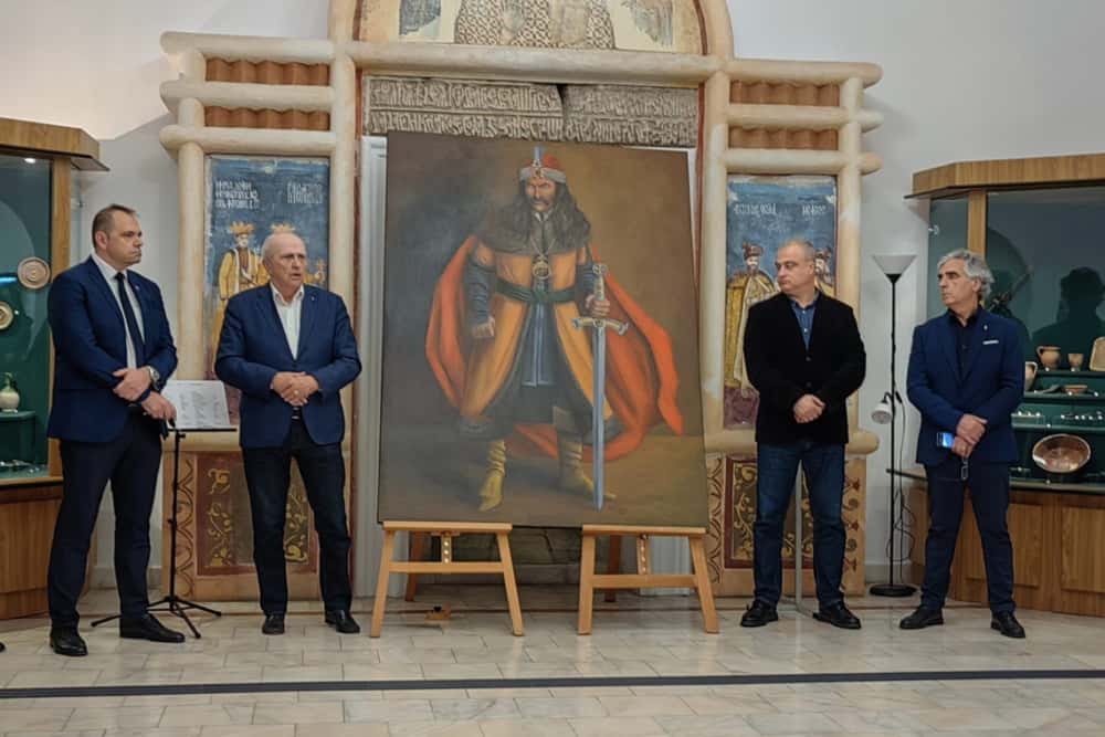 ”Vlad Țepeș – principe european” - un tablou impresionant expus la Muzeul Județean de Istorie și Arheologie Prahova