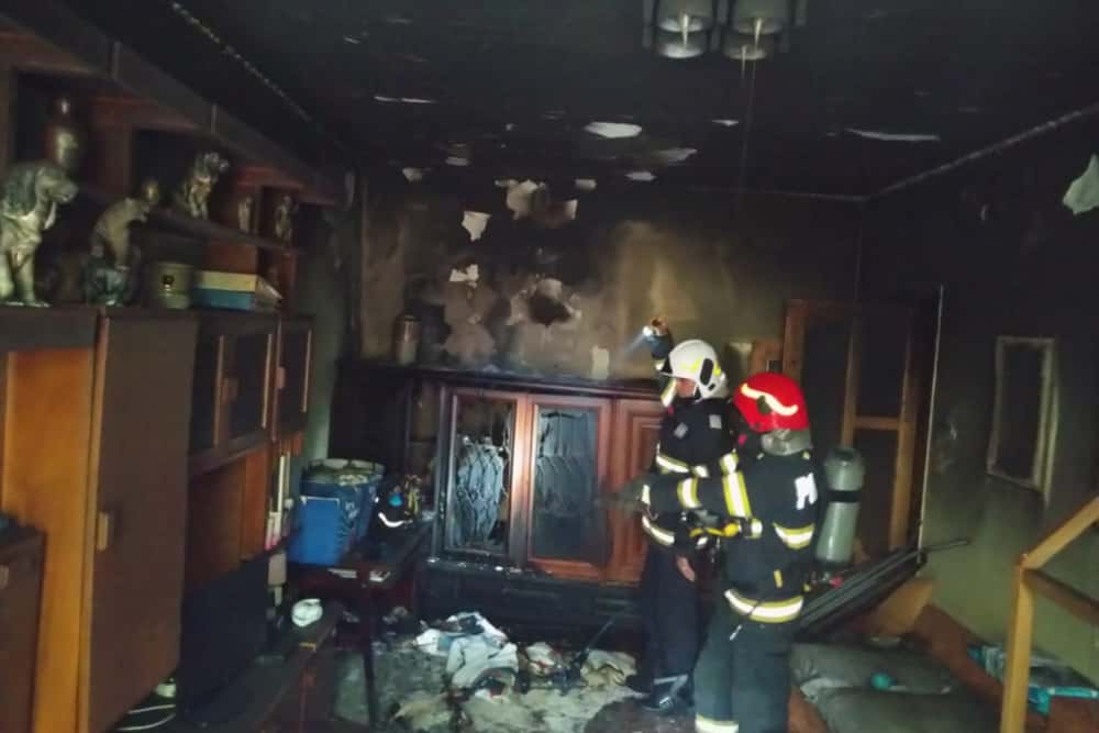 Ploiești/Incendiu într-un apartament de pe strada Mihai Eminescu. Un copil de opt ani a fost găsit în stare de inconștiență