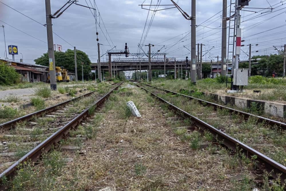 Pe calea ferată dintre Ploiești și Focșani se va circula cu 160 km/oră! S-a emis acordul de mediu pentru lucrări