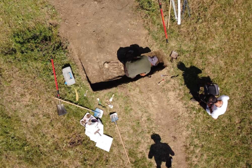 Mormânt vechi de mii de ani, în care se afla scheletul unui copil, descoperit întâmplător la Șoimești - Ceptura