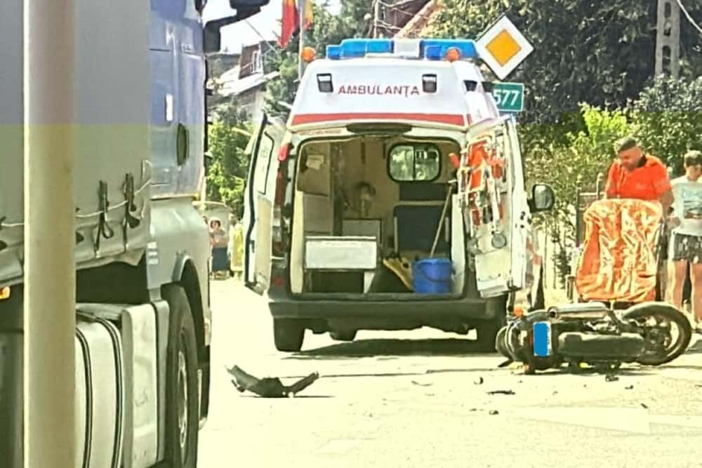 Motociclist rănit într-un accident, pe DN1B, la Valea Călugărească