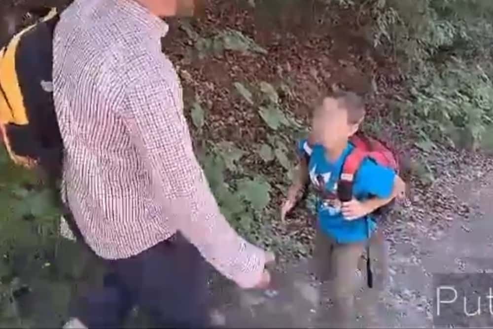 Un copil rătăcit în zona cascadei Urlătoarea din Bușteni, găsit cu ajutorul jandarmilor 