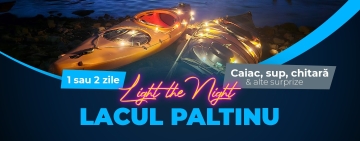 Timp liber/ Cu caiacul sub clar de lună, pe ”lacul de smarald” din Prahova