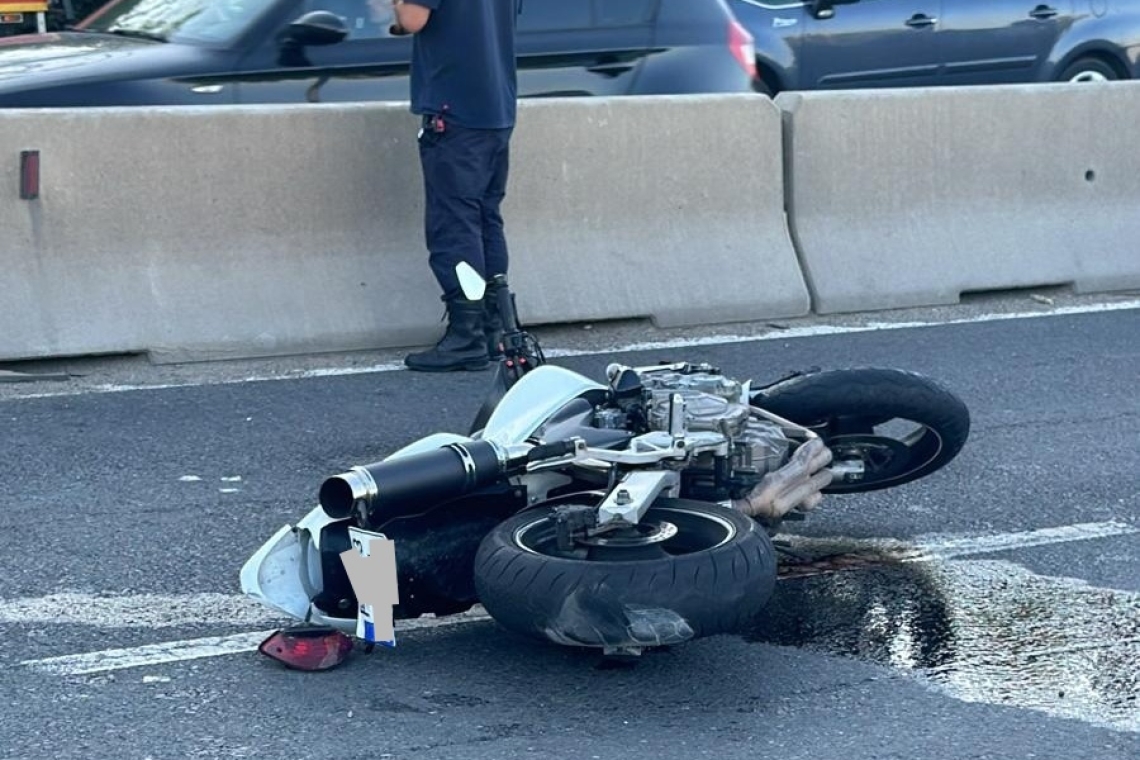Motociclist în vârstă de 18 ani, rănit într-un accident produs pe DN1 B, la ieșire din Ploiești spre Bucov