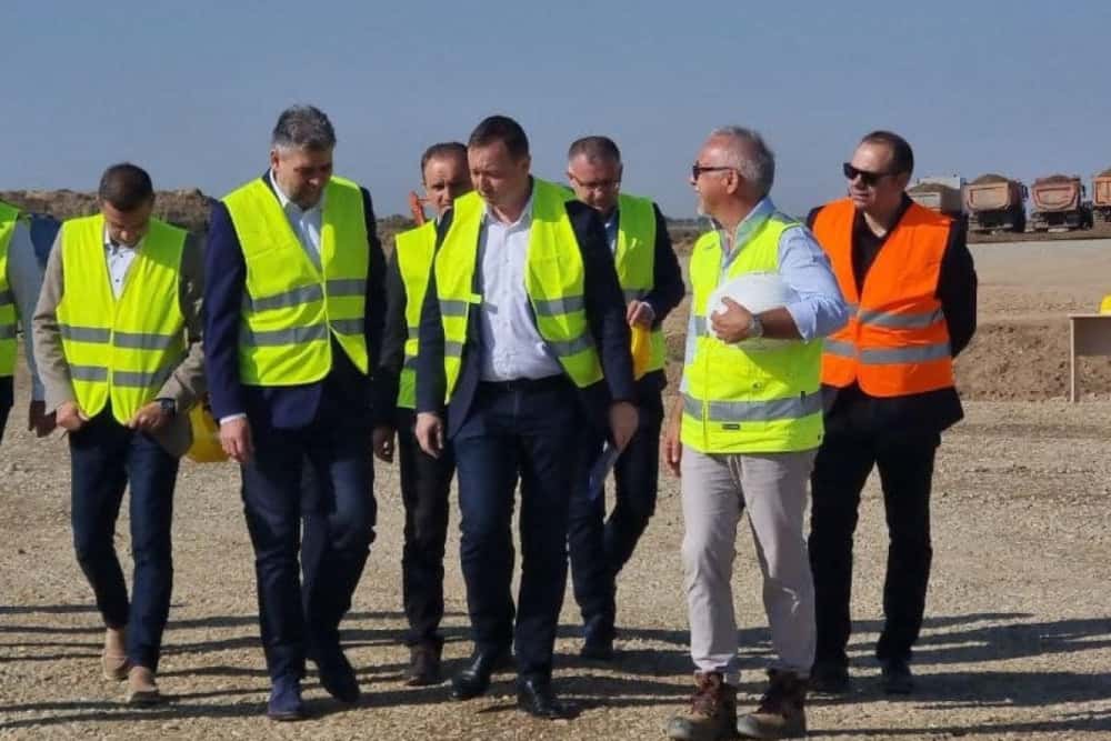 Premierul Marcel Ciolacu și ministrul Transporturilor, Sorin Grindeanu, vin miercuri în Prahova, pe șantierul autostrăzii A7