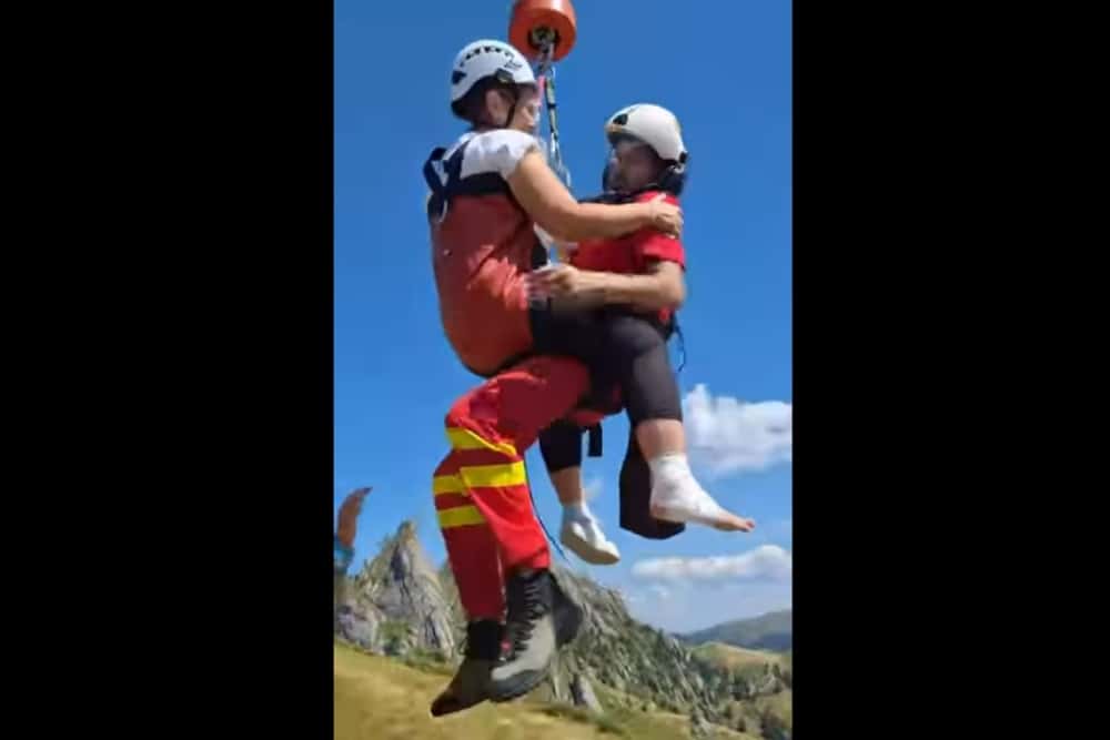 Adidașii de oraș ne transformă din turiști în ”victime”, pe munte. Salvamontiștii și elicopterul SMURD - solicitați într-un caz de fractură la gleznă!