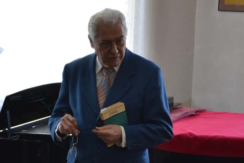 S-a stins din viață prof. Nelu Stan, reputat om de cultură ploieștean, fost muzeograf la Casa Memorială „Nichita Stănescu”