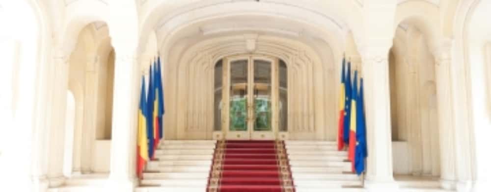 Zece pretendenți la funcția supremă în stat, până vineri, 4 octombrie. Candidatura lui Miron Cozma a fost respinsă de BEC