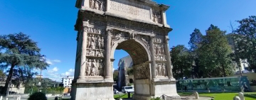 Dacii, și pe Arcul lui Traian din Benevento, un monument care nu este studiat în școlile din România!