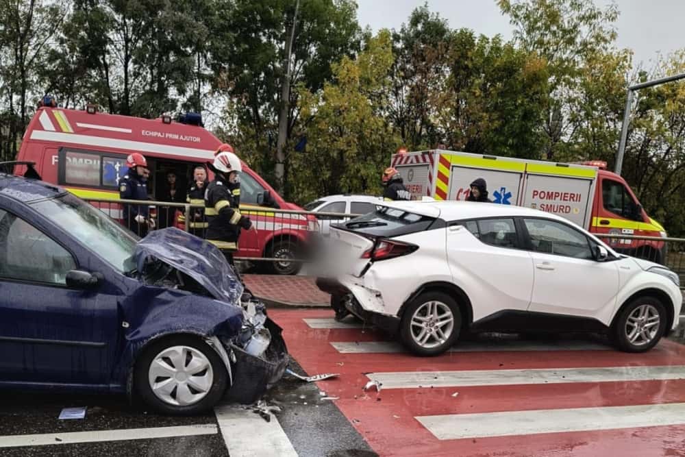Șase persoane, printre care și un copil, au fost implicate într-un accident rutier produs pe DN1B, în Valea Călugărească