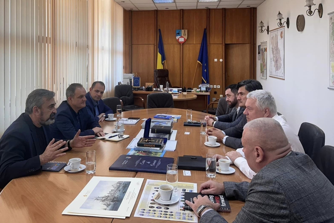 Întâlnire la Prefectura Prahova, pe tema asigurării gazelor pentru furnizarea agentului termic în apartamentele ploieștenilor