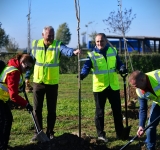 România mai curată începe cu Prahova mai curată! Președintele CJ Prahova, Virgiliu Nanu, și prefectul Emil Drăgănescu - la acțiunea de plantare și ecologizare!