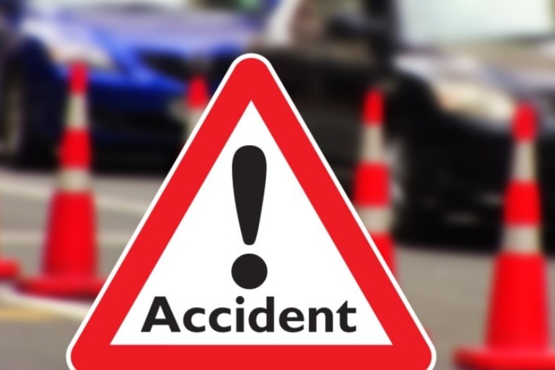 Un șofer beat a intrat cu mașina în două indicatoare rutiere de pe DN1B și s-a oprit într-o benzinărie de lângă Blejoi
