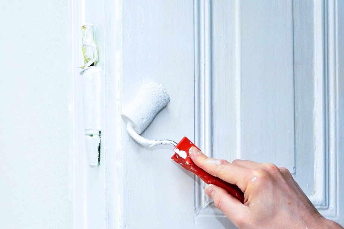 Atenție cui îi încredințați lucrările de renovare a casei! Aflați ce a pățit o femeie din Bănești