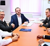 Nou contract de finanțare pentru Spitalul Orășenesc Mizil, semnat de secretarul de stat Alexandru Rogobete și primarul Silviu Negraru