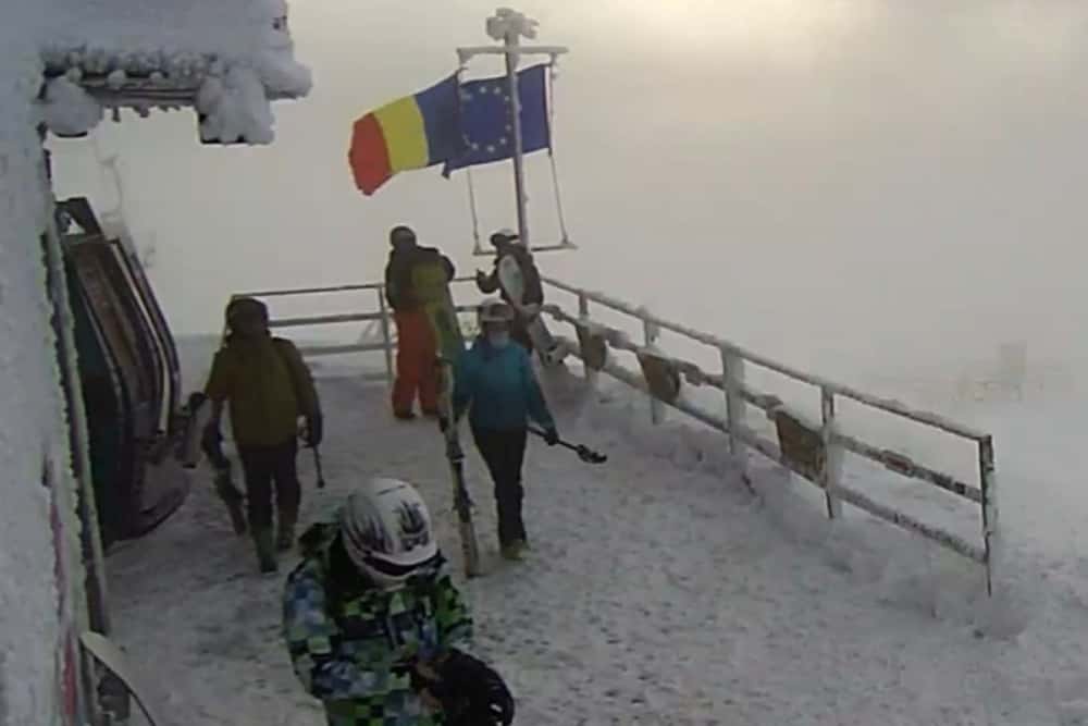 Hai afară, la zăpadăăă! Pârtiile din Sinaia și Azuga te așteaptă!