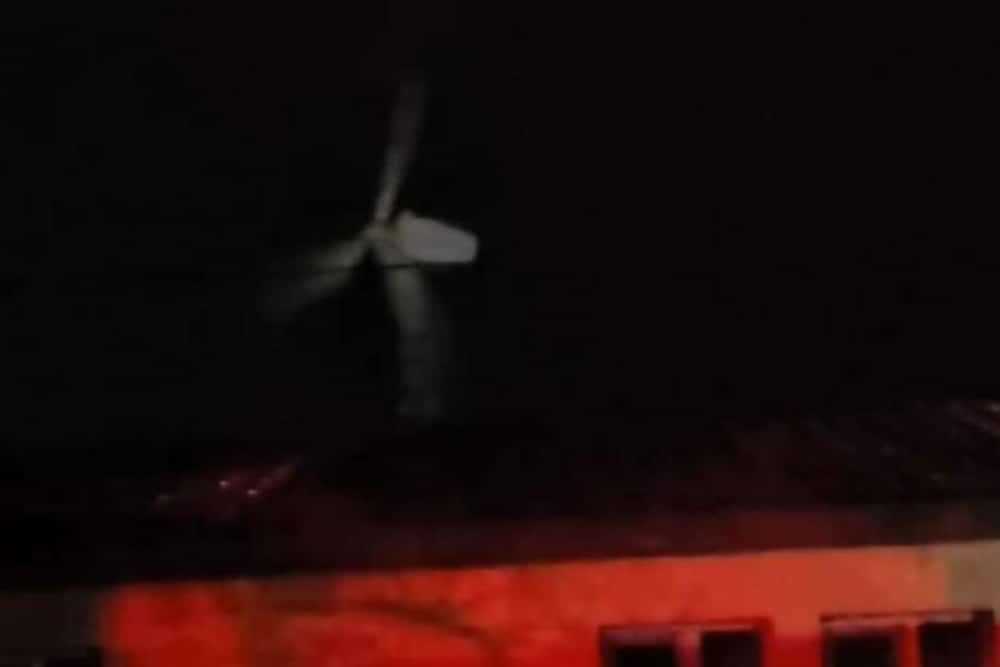 Situație critică în județul Constanța, din cauza vântului. O eoliană scăpată de sub control a devenit un pericol pentru sute de oameni care locuiesc în apropierea acesteia