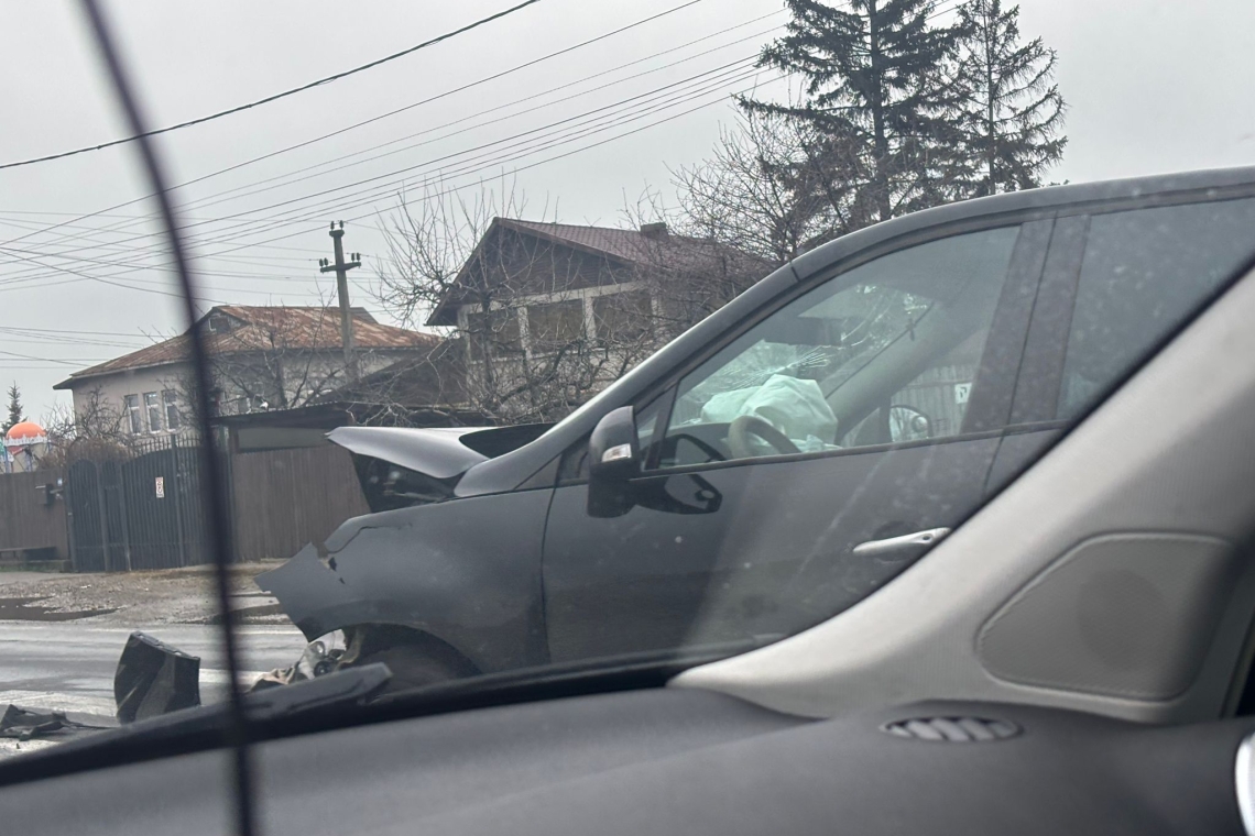 O adolescentă și un bărbat au fost răniți, duminică, într-un accident produs în Valea Călugărească