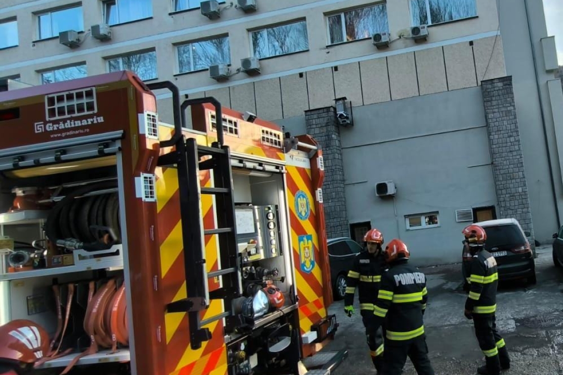 Incendiu la spălătoria unui hotel din centrul orașului Sinaia