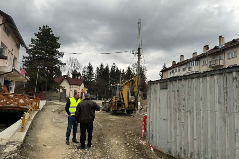 Slănic/ Lucrările de stabilizare a zonei prăbușite, în primăvara anului trecut, se apropie de final!