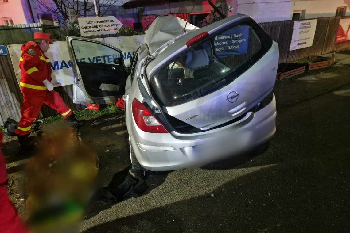 Accident Valea Călugărească/ O tânără șoferiță a murit după ce a intrat cu autoturismul într-o autobasculantă, pe DN1B