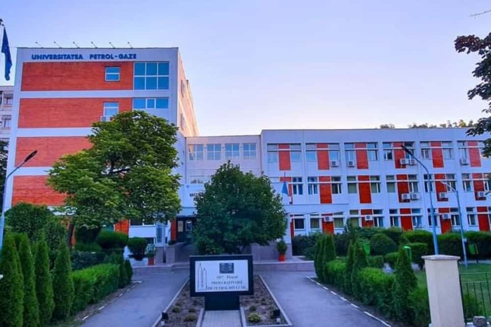 Universitatea Petrol-Gaze din Ploiești oferă sprijin gratuit elevilor de clasa a XII-a pentru examenul de bacalaureat
