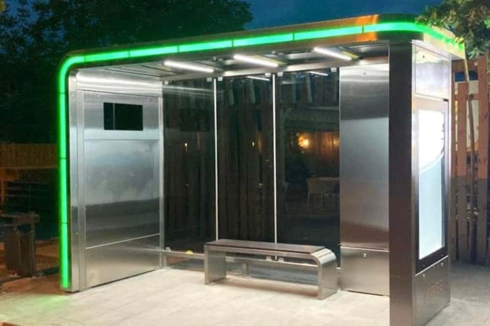 Stâlpi inteligenți cu camere de supraveghere și stații de autobuz conectate la internet. Aflați în ce localitate prahoveană vor apărea!