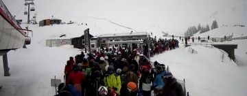 Puzderie de schiori pe pârtiile din Sinaia și Azuga!